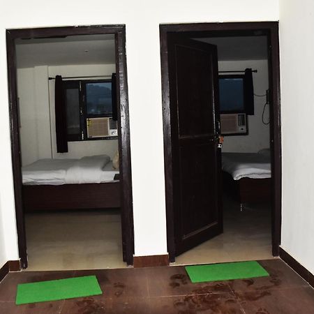 Corbett Bhavesh Home Stay Jhirna الغرفة الصورة