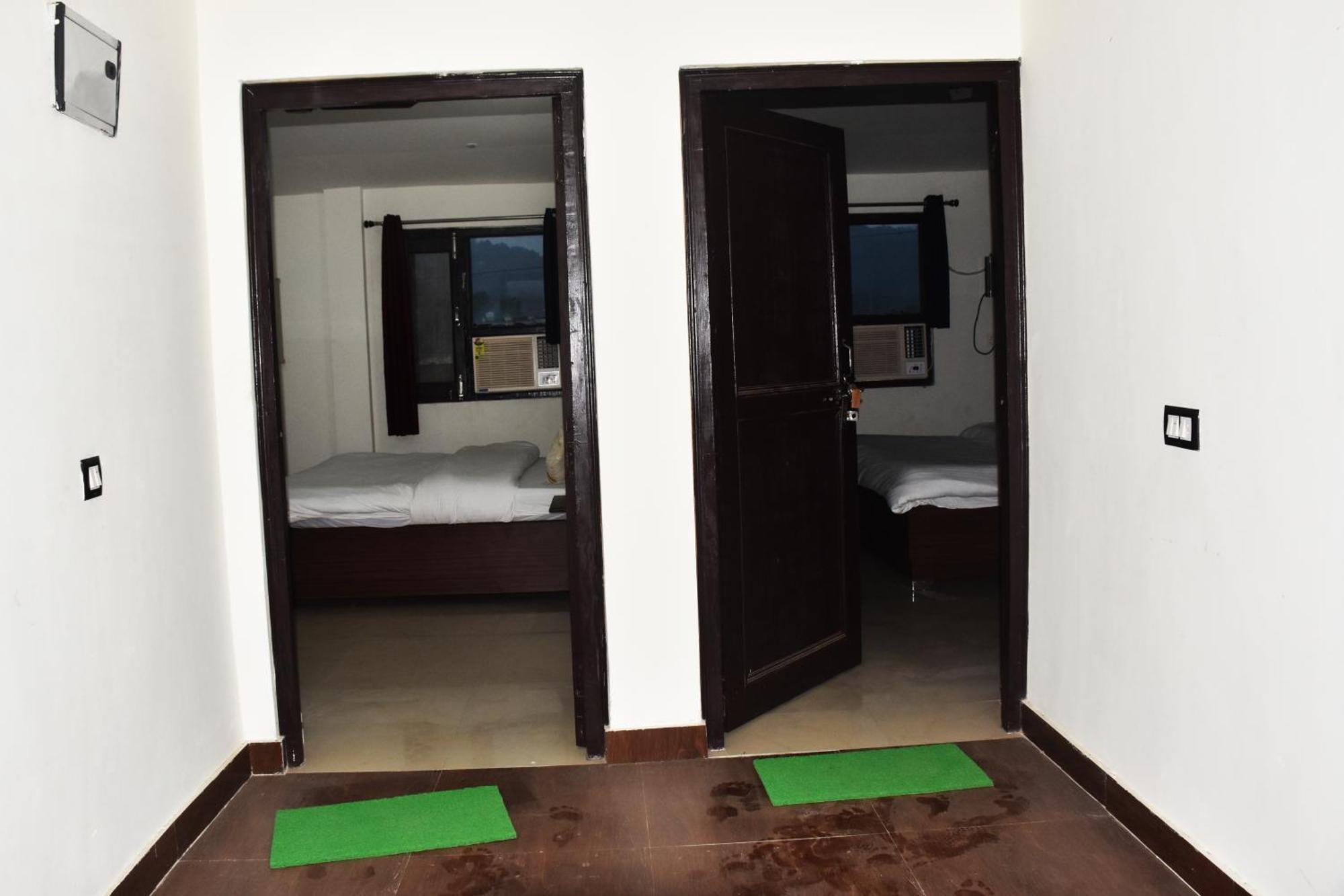 Corbett Bhavesh Home Stay Jhirna الغرفة الصورة